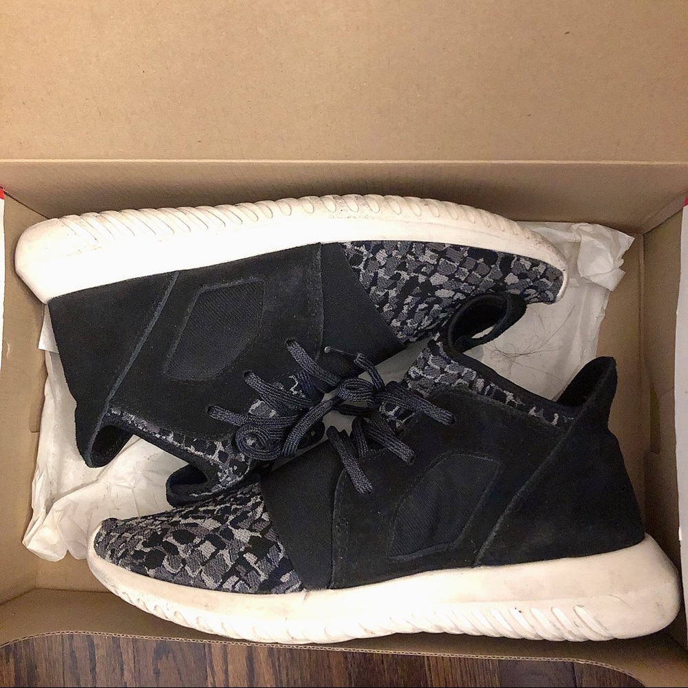 Adidas Tubular Women Size 6.5